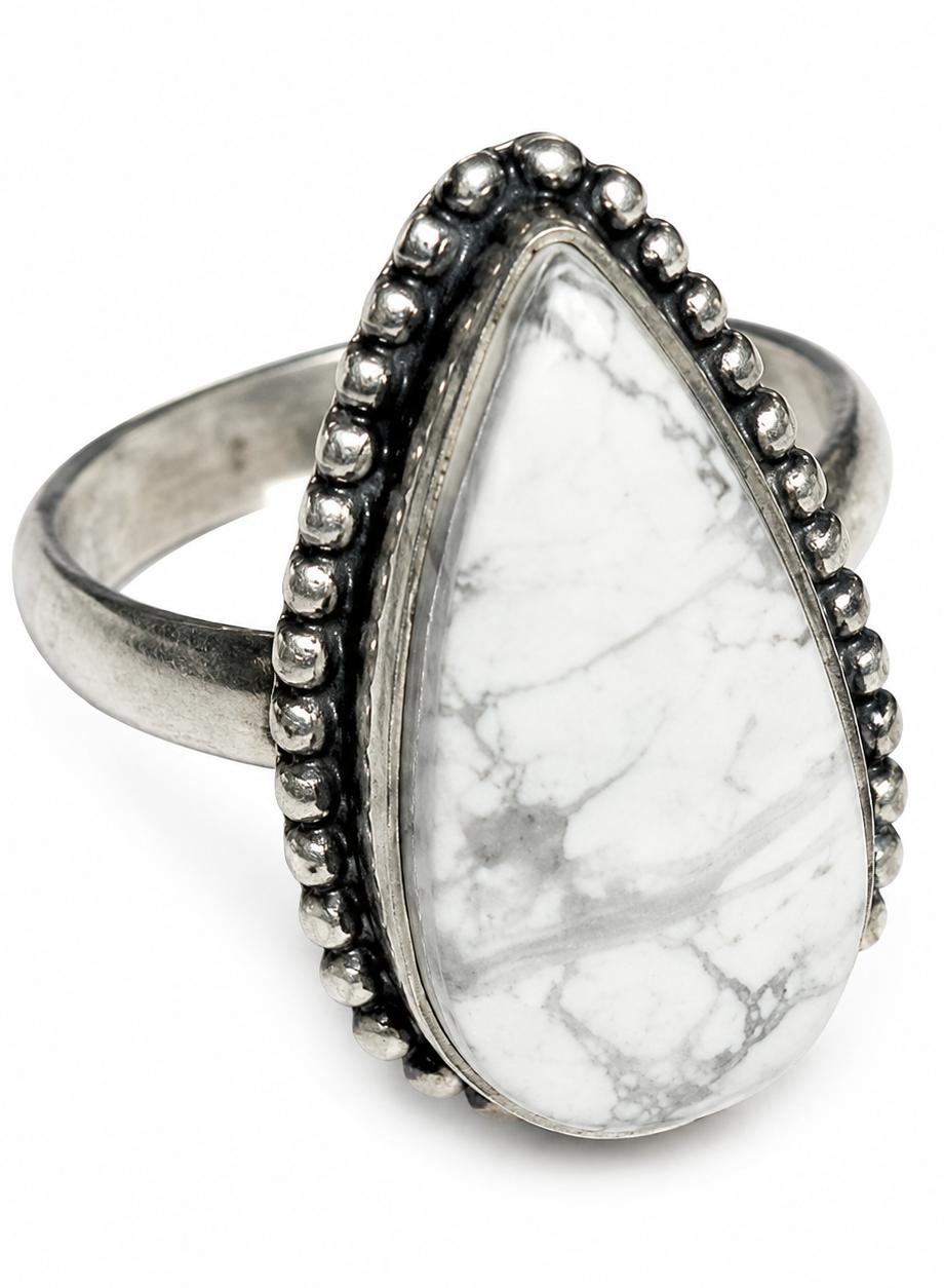 Howlite Ring (Adjustable)